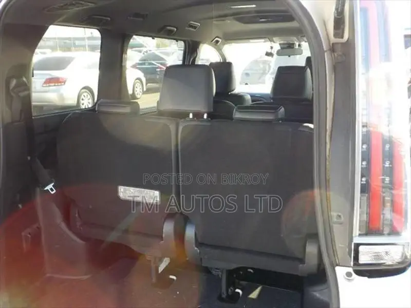 Toyota Noah SI-WXB 4.0 PEARL 2020