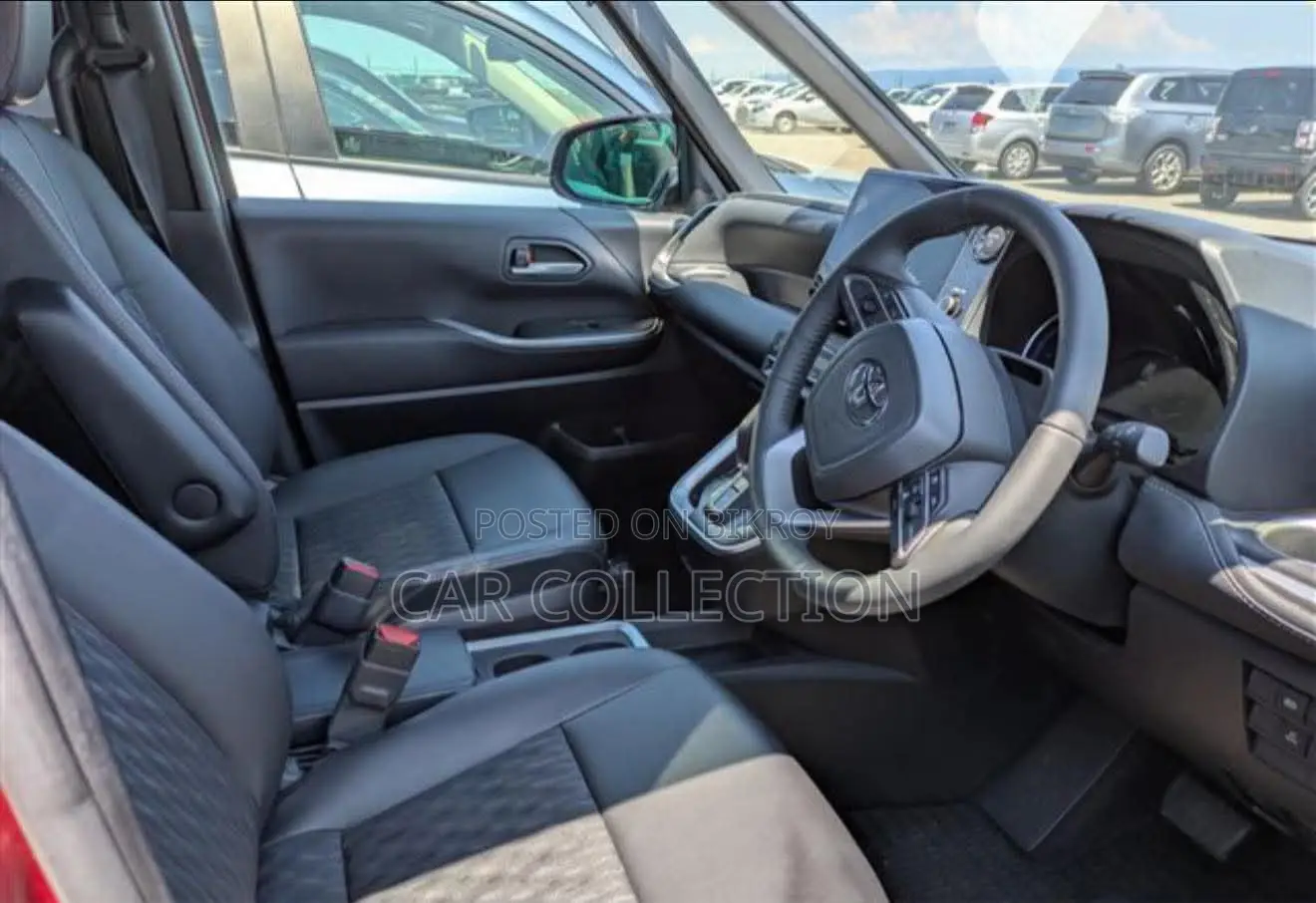 Toyota Noah S-Z Hybrid Red 2024