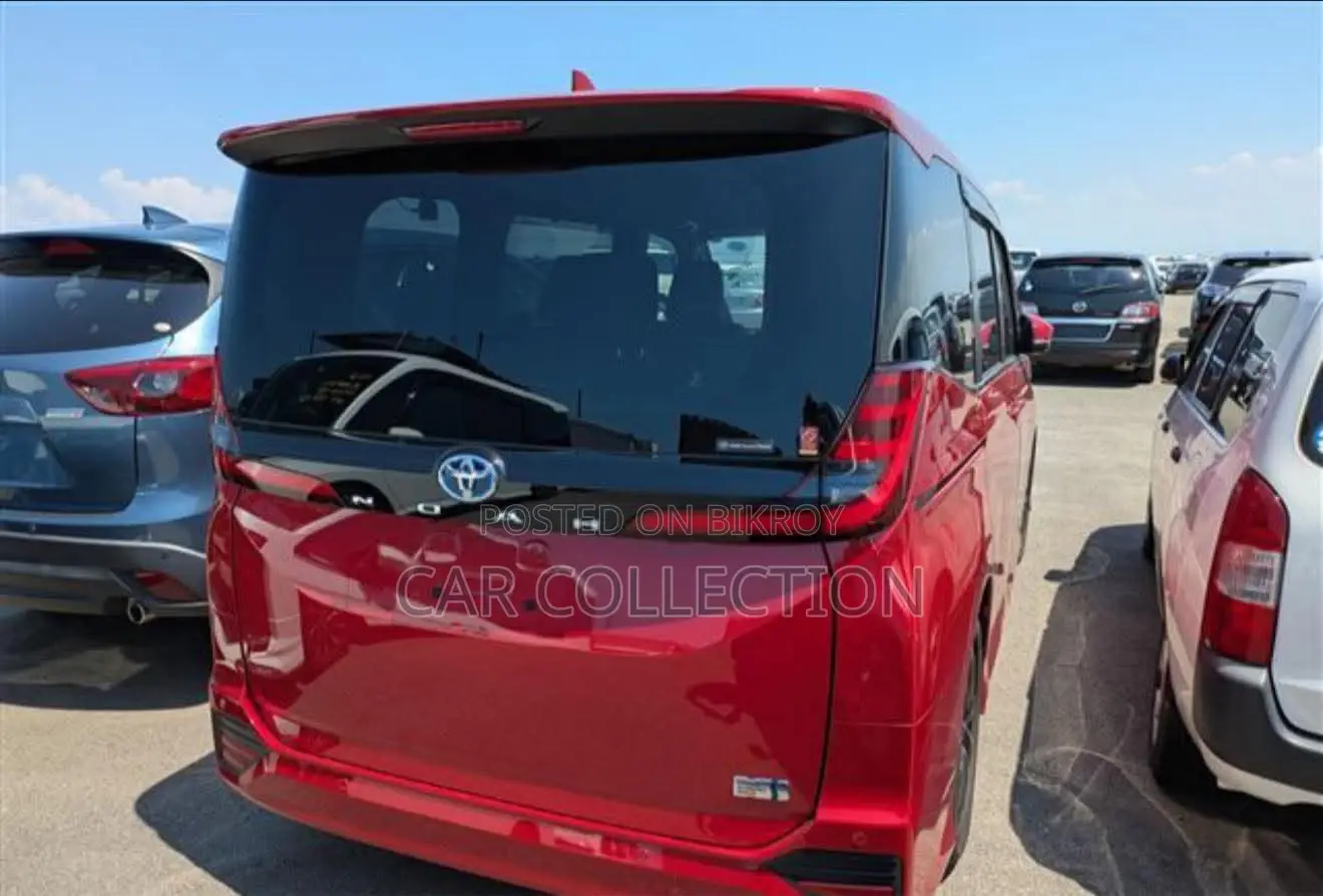 Toyota Noah S-Z Hybrid Red 2024