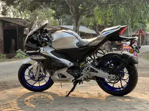 Yamaha R15 M . 2026