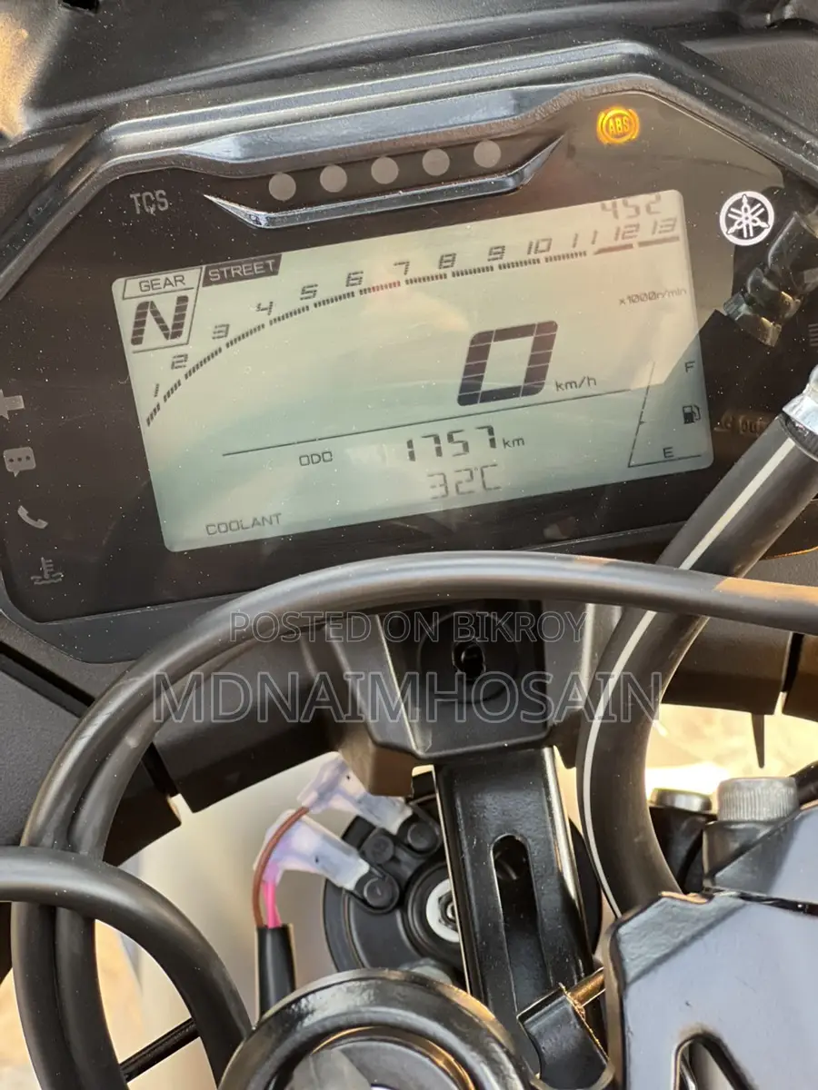 Yamaha R15 M . 2026