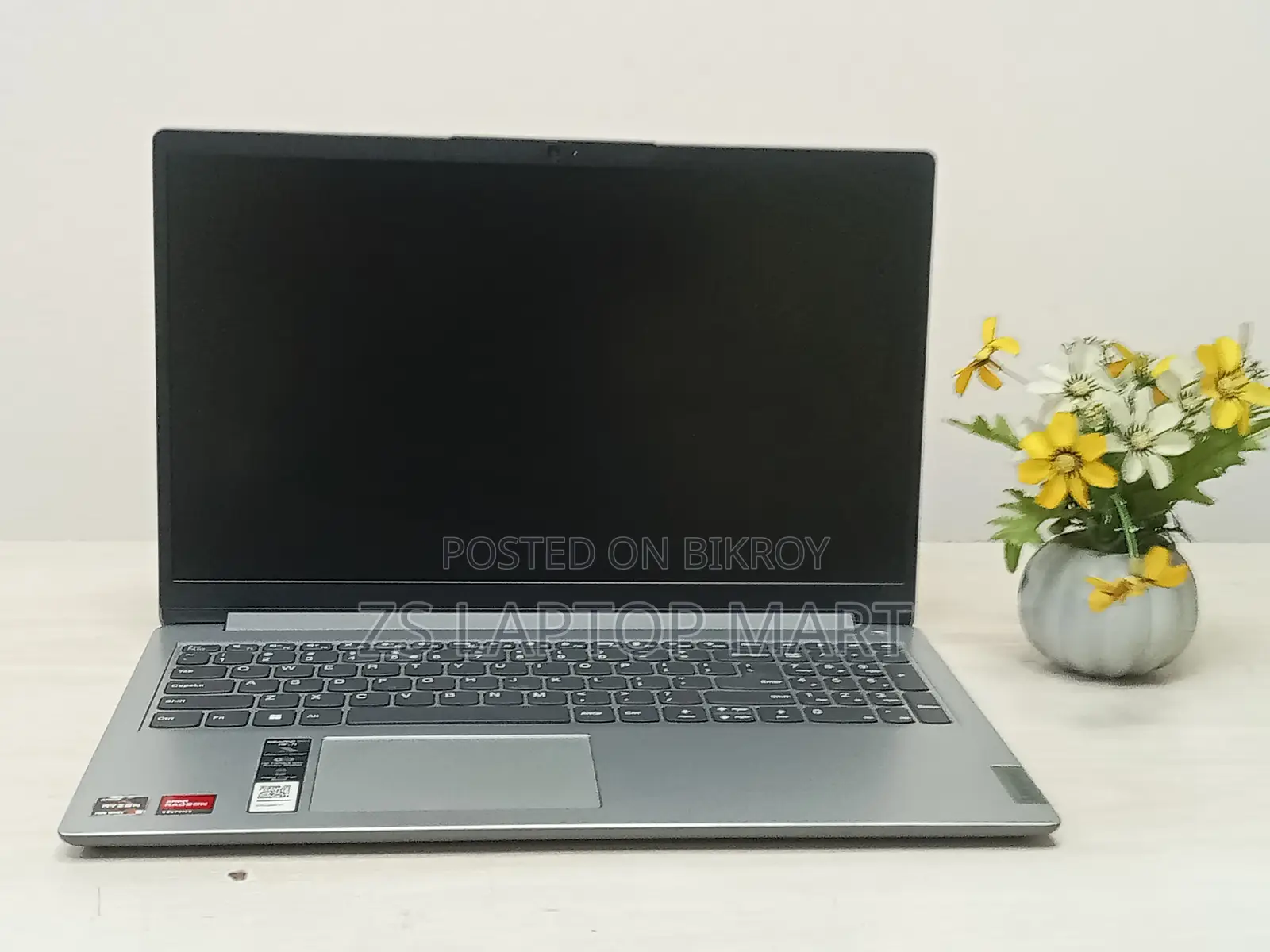 Lenovo Ryzen 5-7520U 512GB SSD 8GB DDR5 RAM 2GB Dedicated Graphics