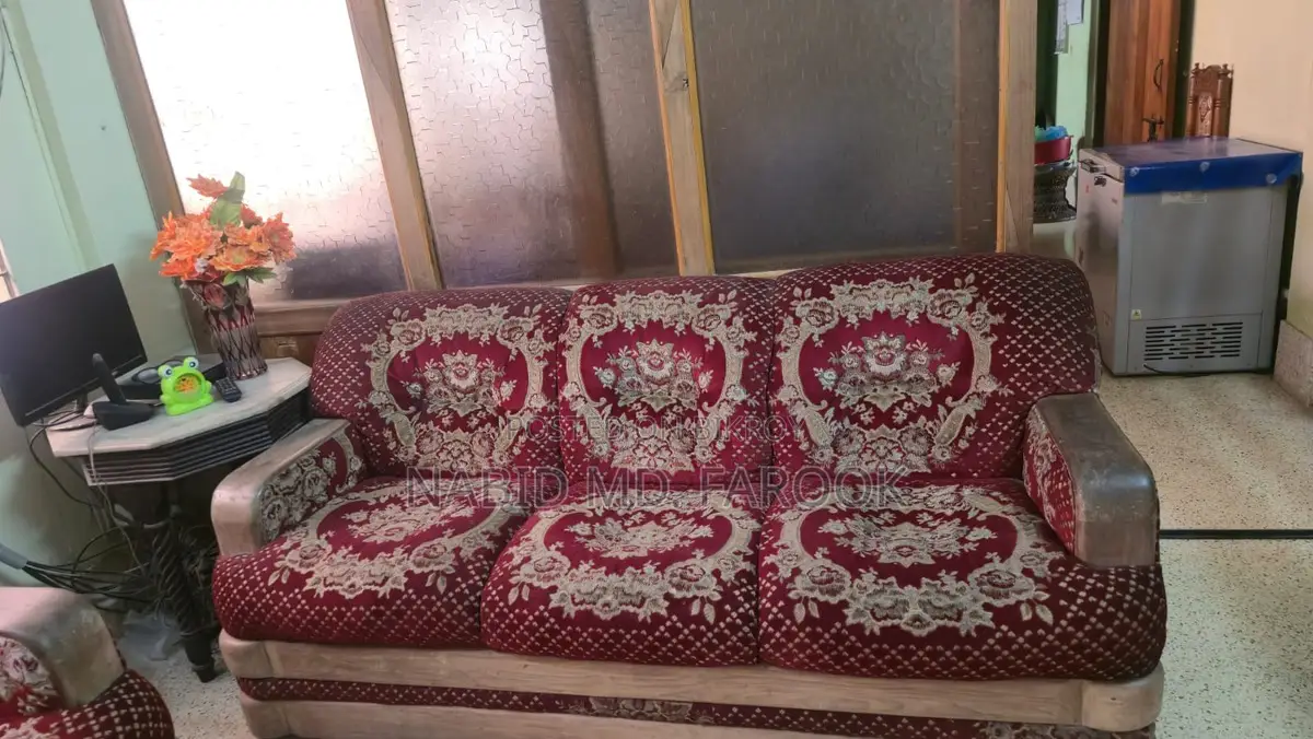 Selling a Good Quality Sofa