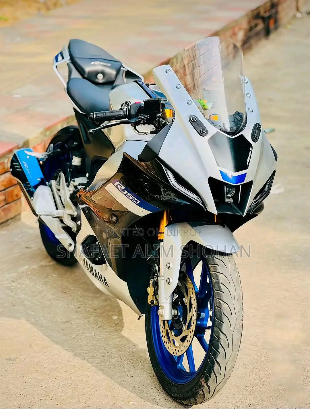 Yamaha R15 M . 2025