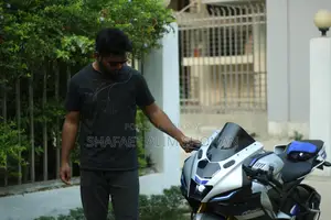Yamaha R15 M . 2025