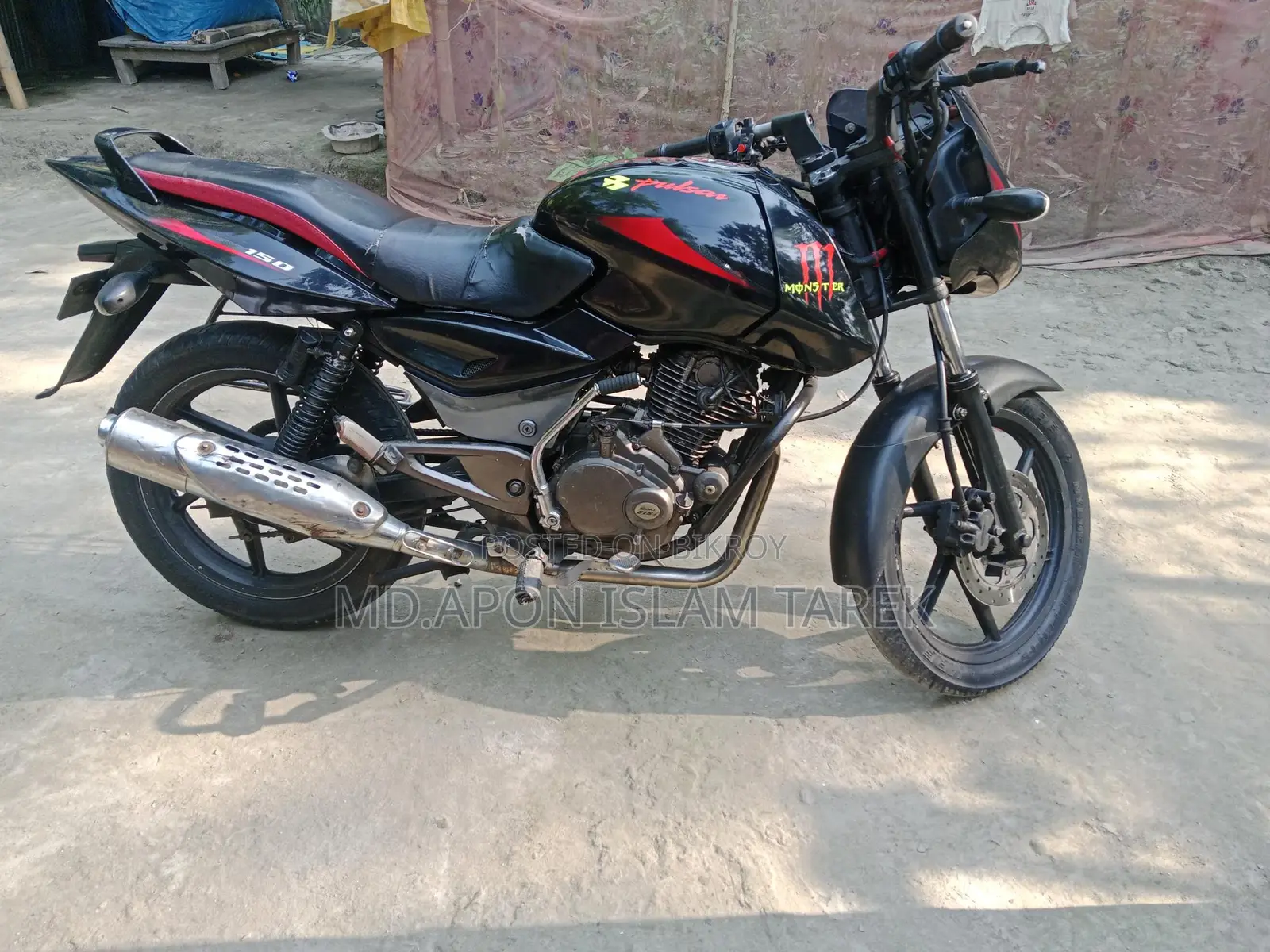 Bajaj Pulsar 150 . 2006
