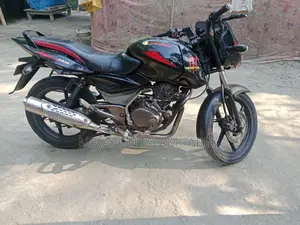 Bajaj Pulsar 150 . 2006