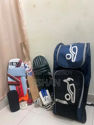 প্রায় নতুন ক্রিকেট কিট