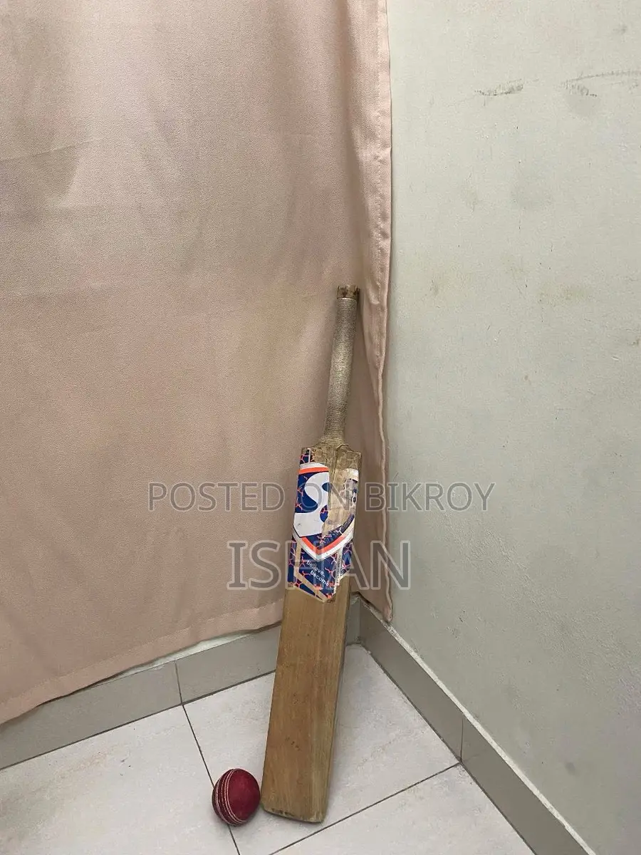 প্রায় নতুন ক্রিকেট কিট