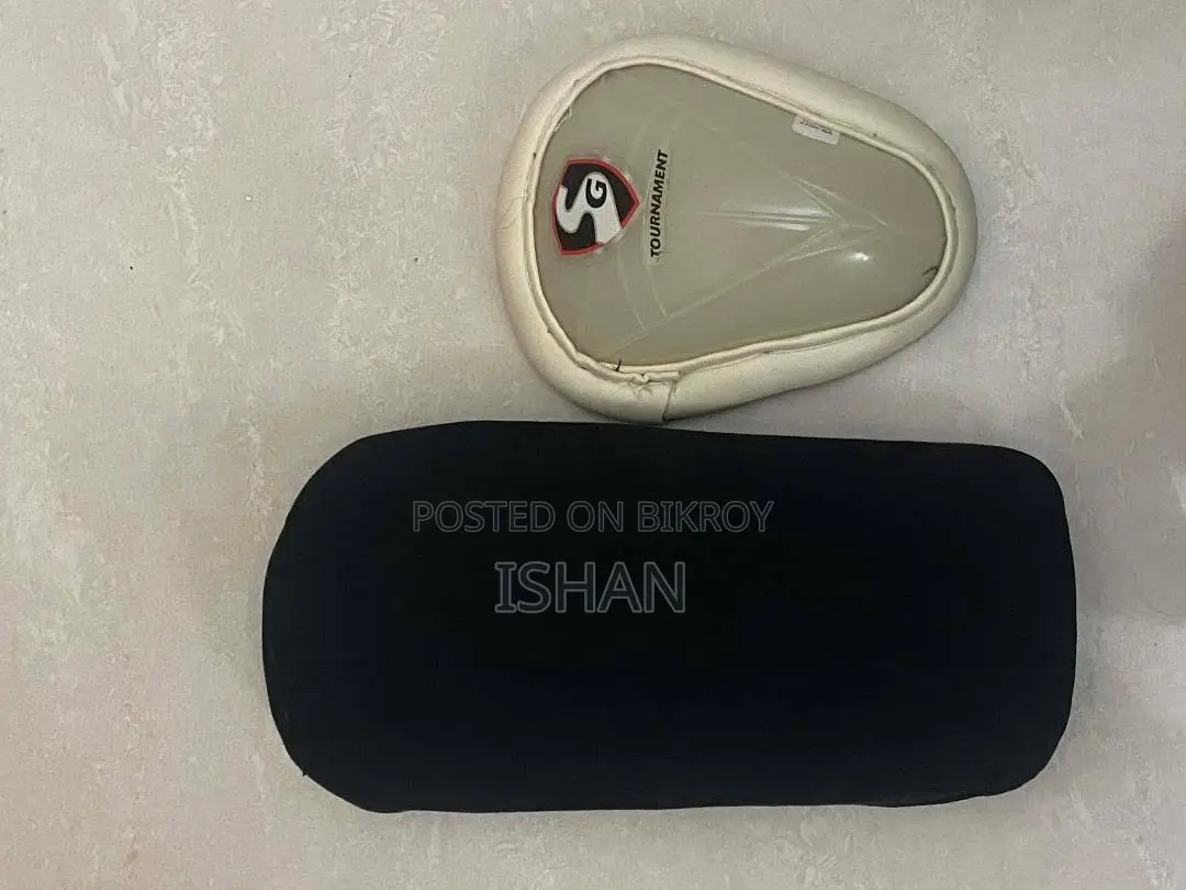 প্রায় নতুন ক্রিকেট কিট