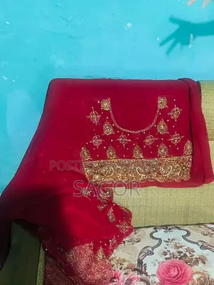নতুন শাড়ি