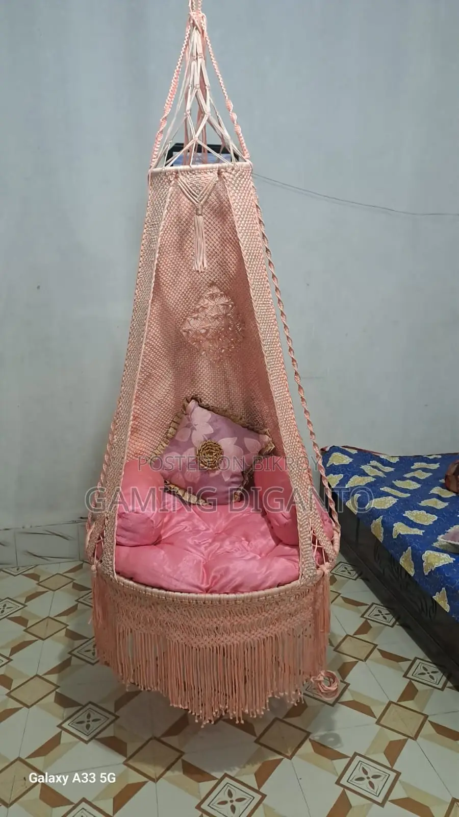 কারুশিল্পের দোলনা