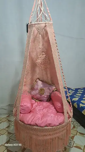 কারুশিল্পের দোলনা