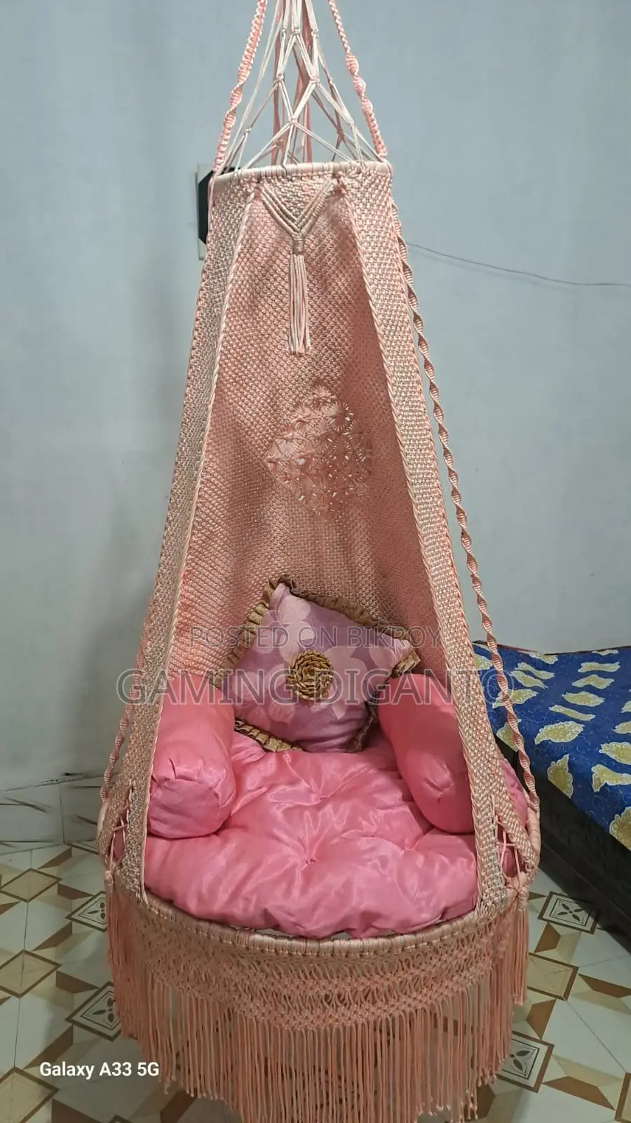 কারুশিল্পের দোলনা