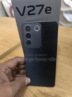 Vivo V27e . (Used)