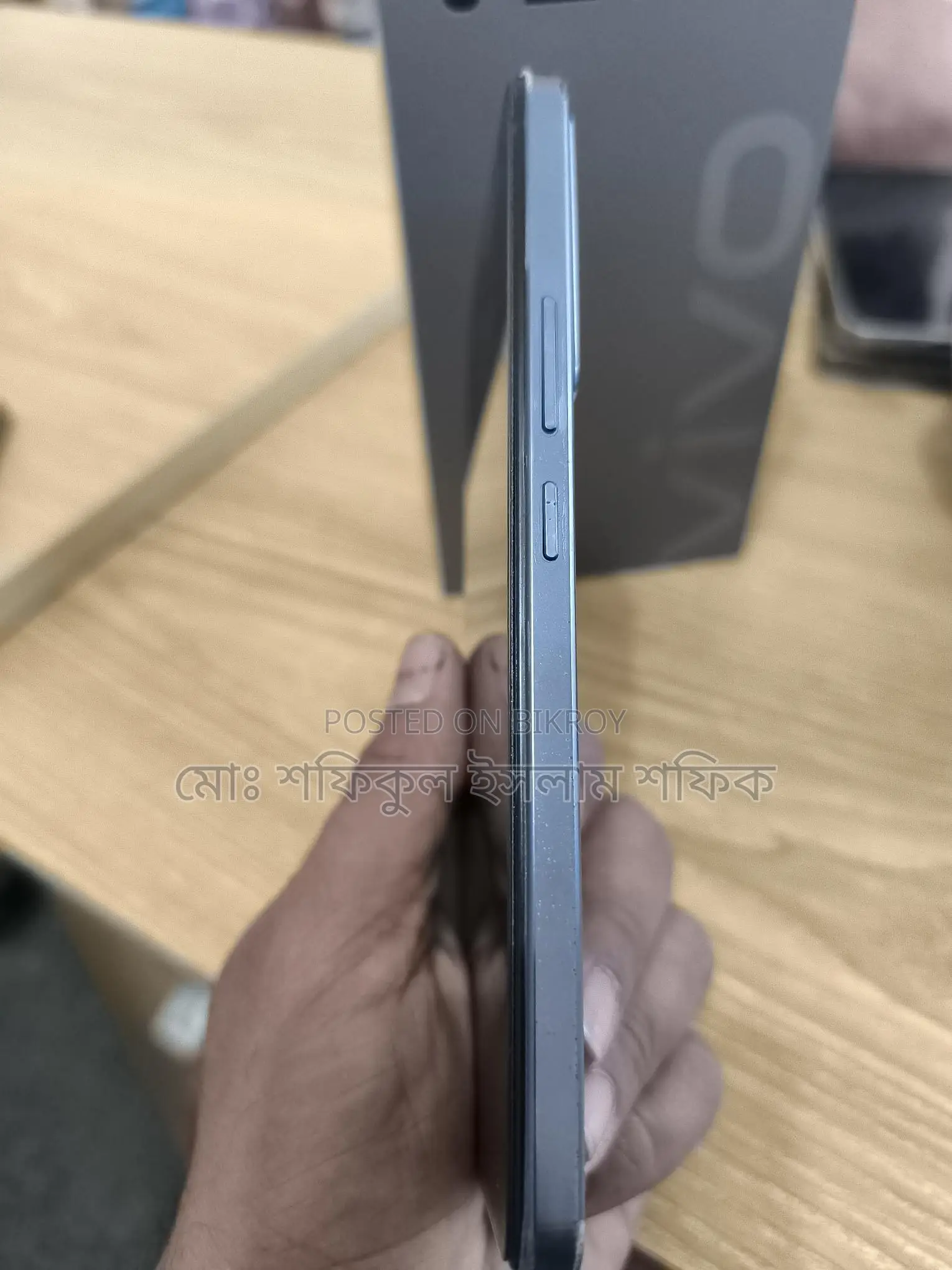 Vivo V27e . (Used)
