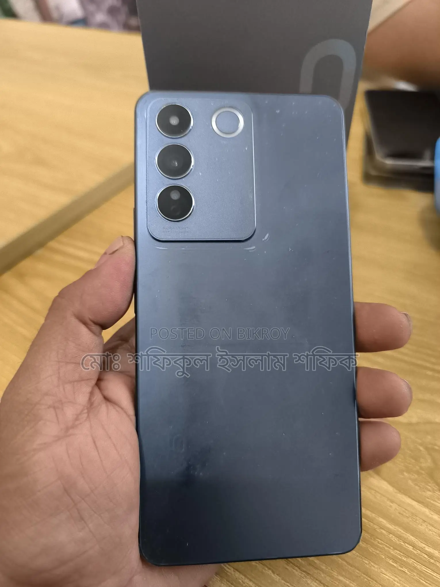Vivo V27e . (Used)