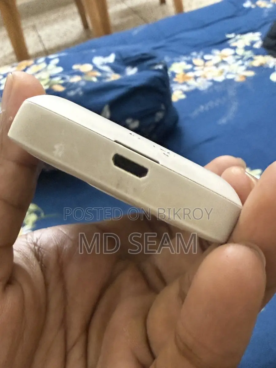 Nokia 8210 4G (Used)