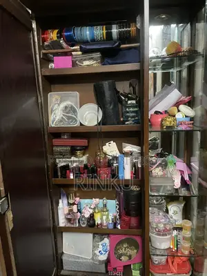 ড্রেসিং টেবিল