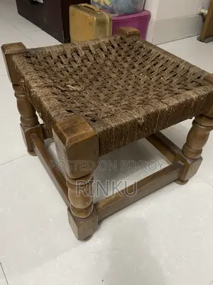 ড্রেসিং টেবিল
