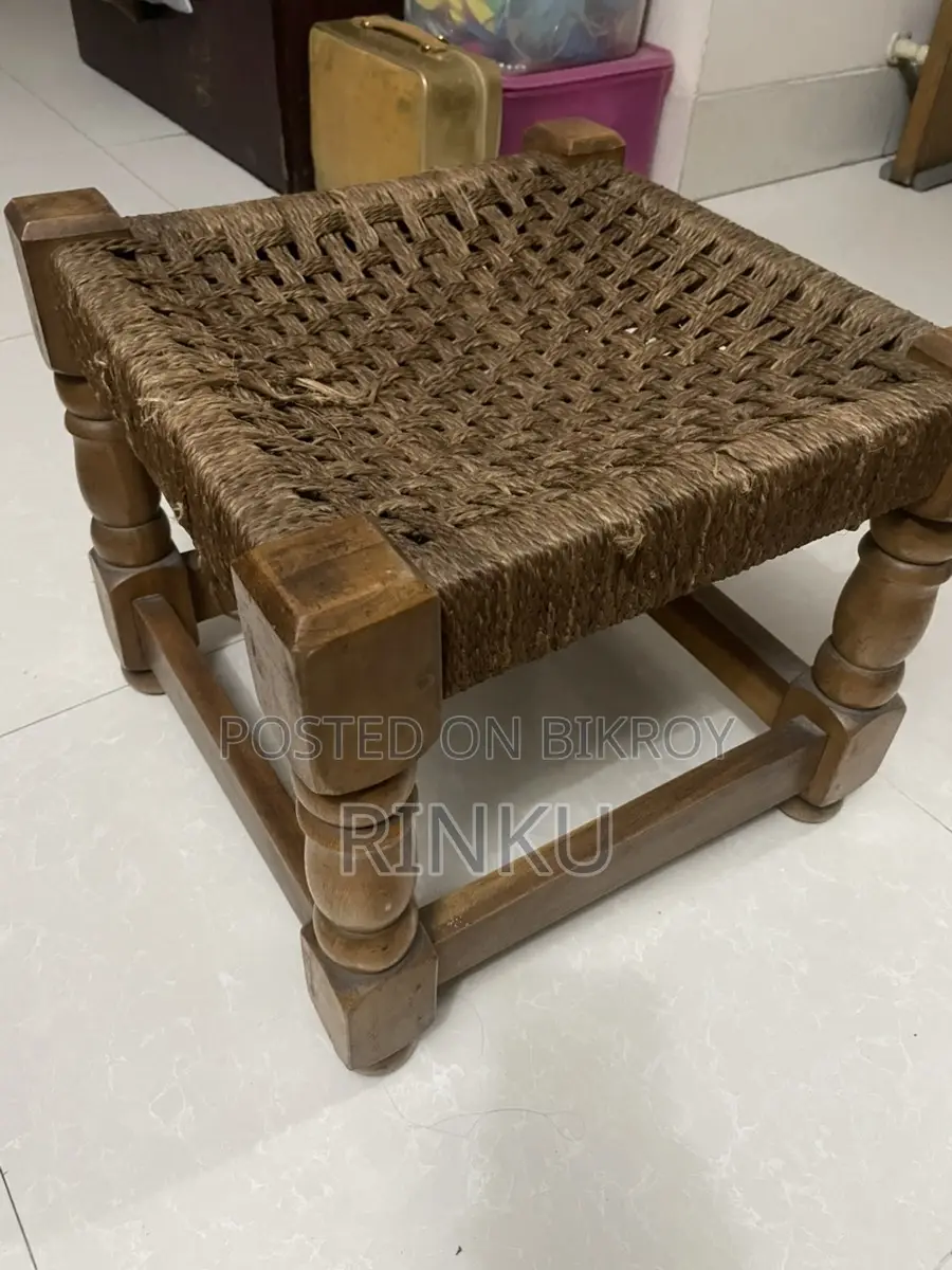 ড্রেসিং টেবিল