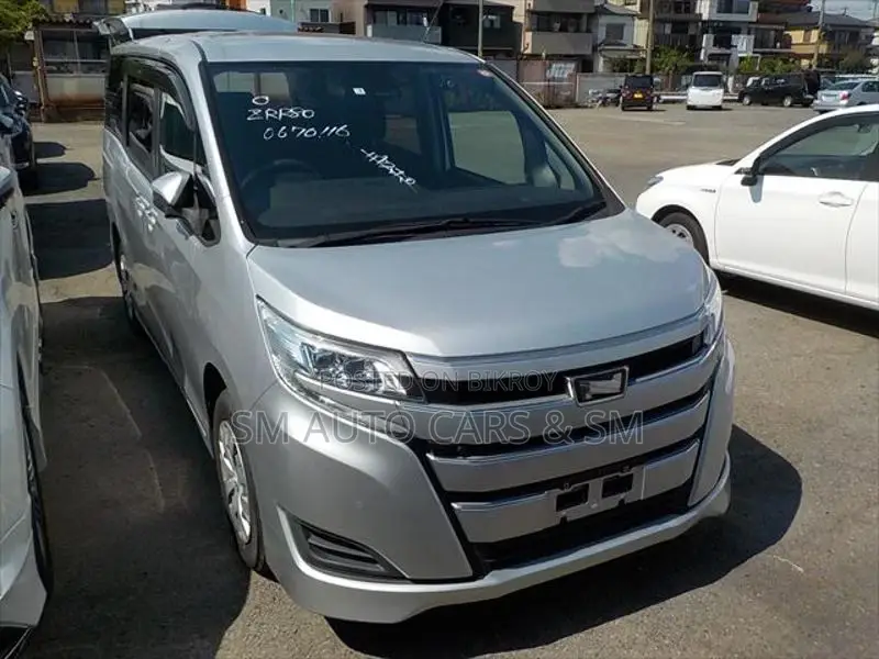Toyota Noah Non Hybrid X Silver 2021