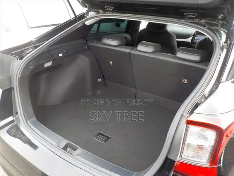 Toyota Prius S-T-S Pack.. 2021