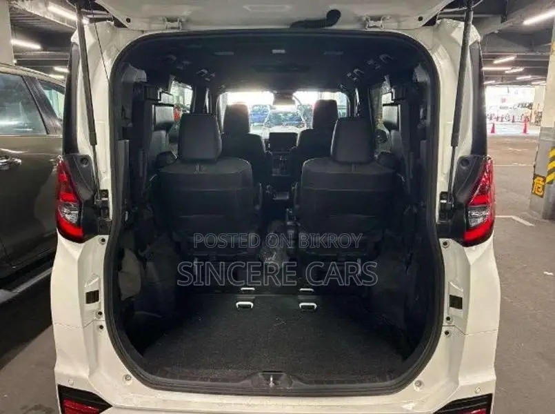 Toyota Noah S-Z HYBRID 2023