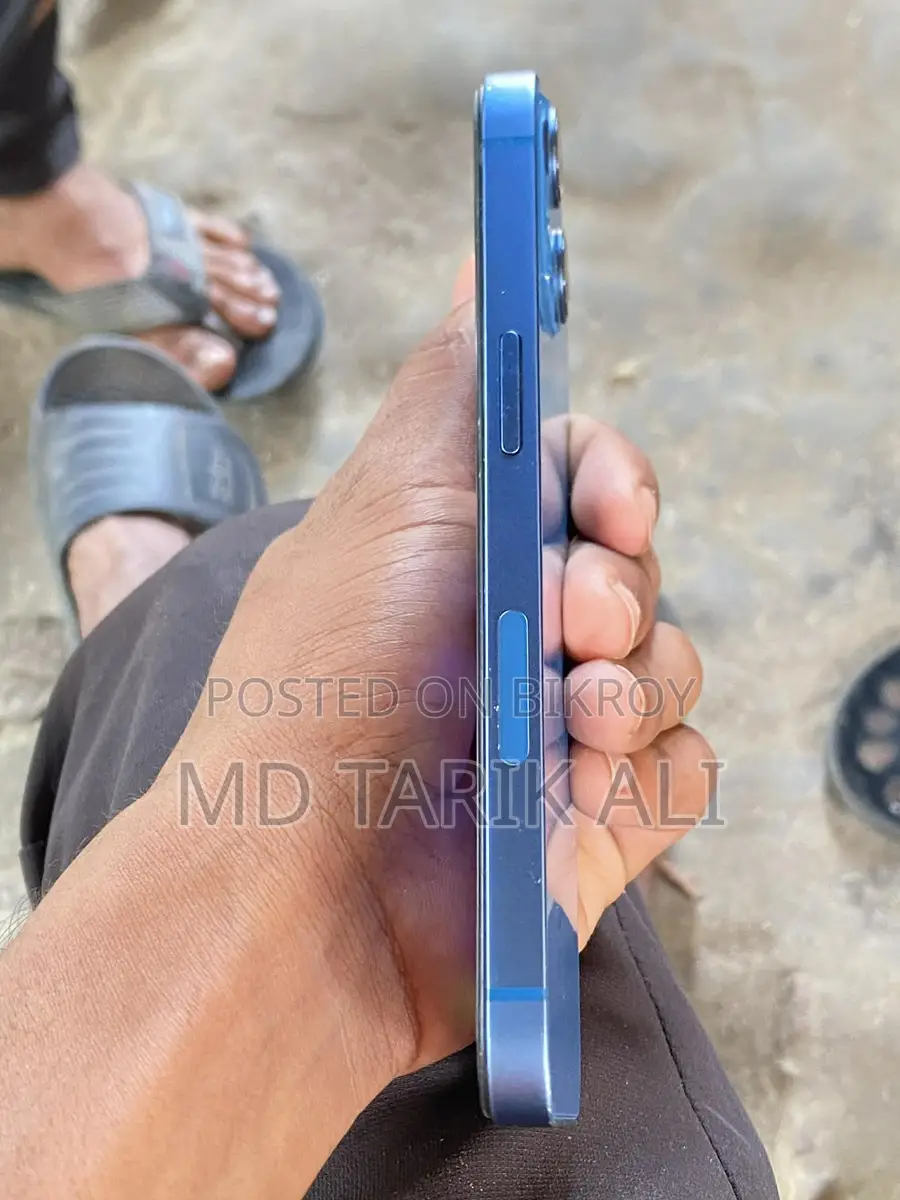 Apple iPhone 13 (Used)
