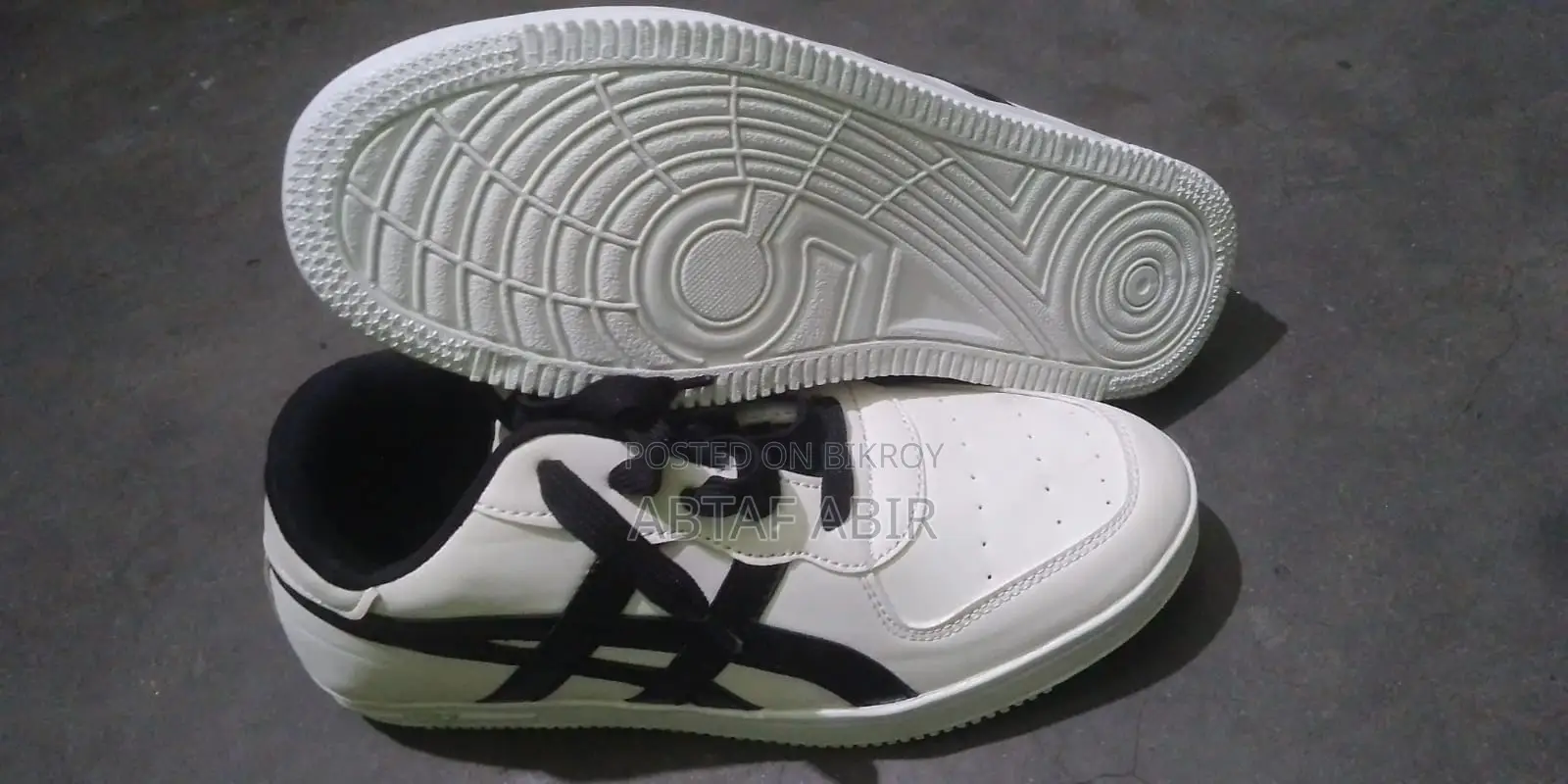 Classic & premium sneakers