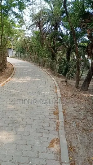 কুয়াকা,পায়রাবন্দর,পুকুর সহ বাড়ির প্লেজ ১৭শতক জমি সর্বমোট ১৪০০০০০ টাকা