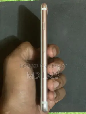 Apple iPhone 7 . (Used)