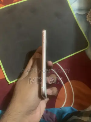 Apple iPhone 7 . (Used)