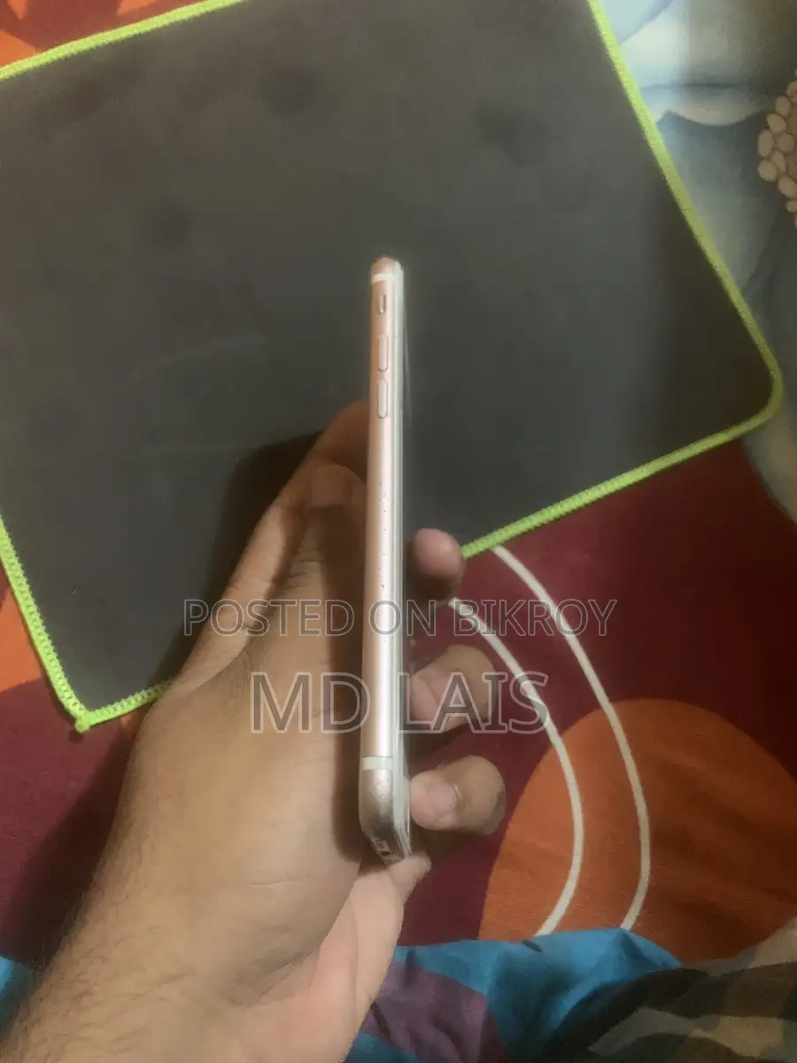 Apple iPhone 7 . (Used)