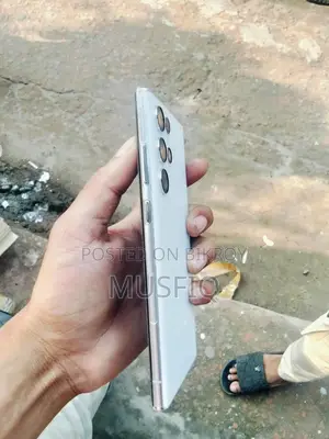 Samsung Galaxy S22 Ultra (Used)
