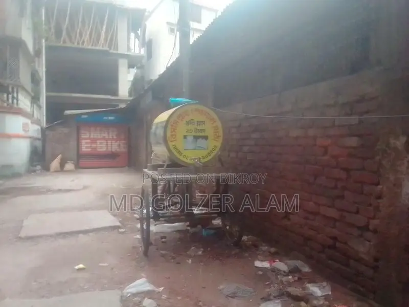 ২টা মাঠার গাড়ি এবং ১টি মাঠা তৈরির মেশিন বিক্রি করা হবে।