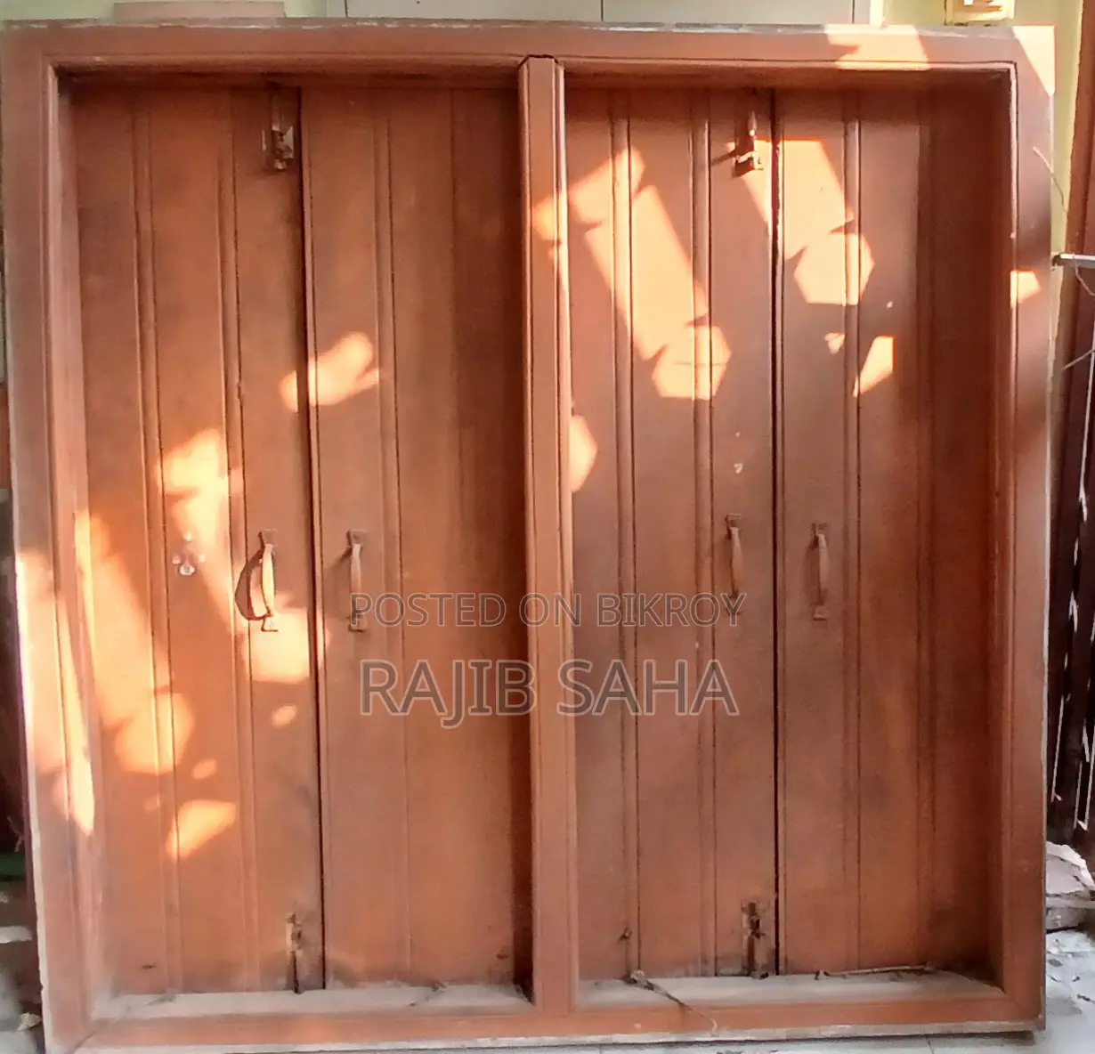 কাঠের জানালা 4'×4'