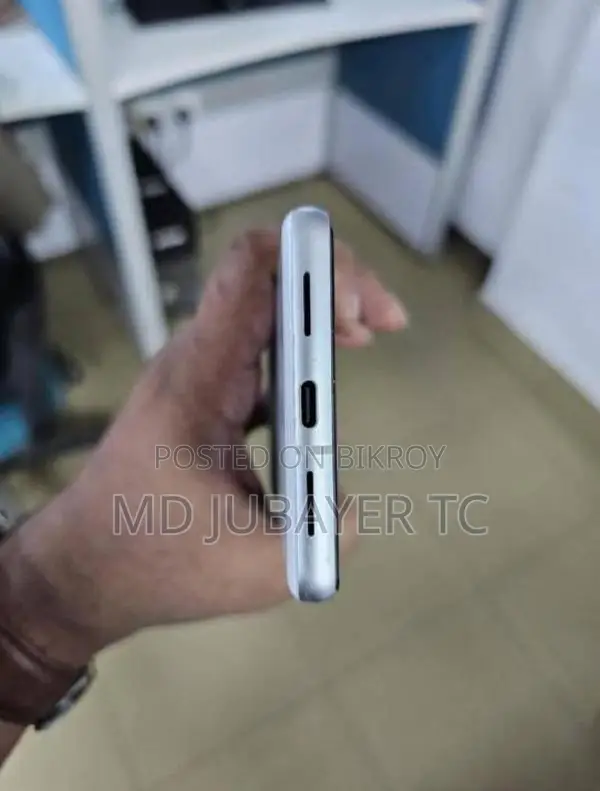 Google Pixel 7 . (Used)