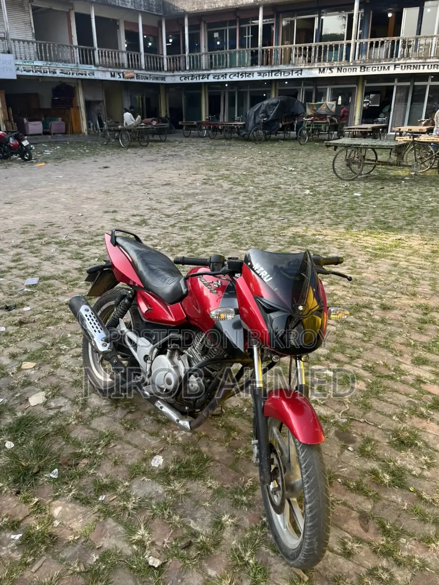 Bajaj Pulsar 150 . 2009