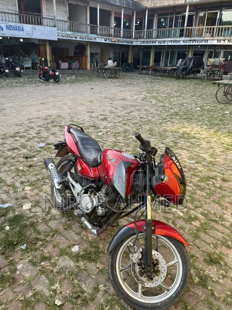 Bajaj Pulsar 150 . 2009