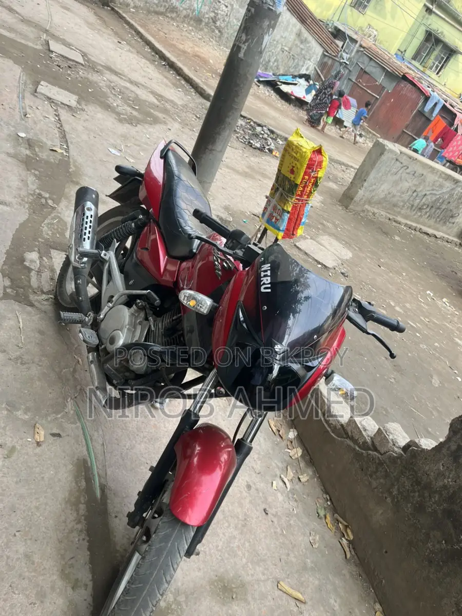 Bajaj Pulsar 150 . 2009