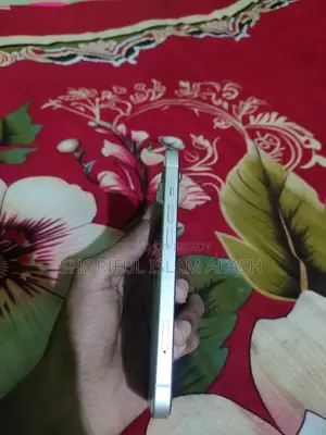Apple iPhone 13 (Used)