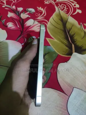Apple iPhone 13 (Used)