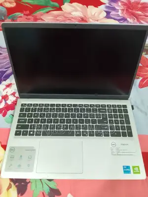Dell Laptop RAM 8GB SSD 512GB