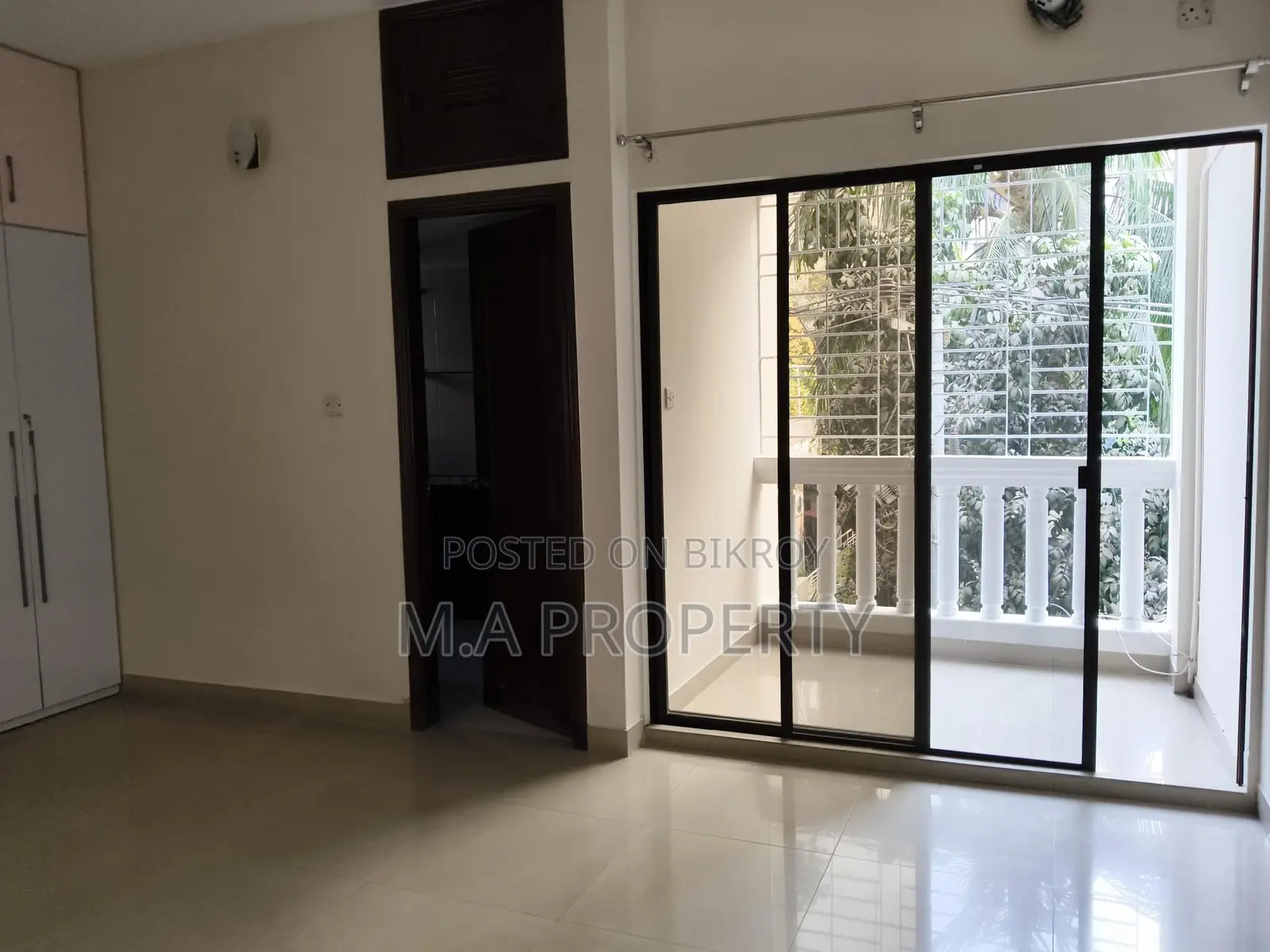 Rent Apartment 3-Bed, 2-Carpark, 3000sqft