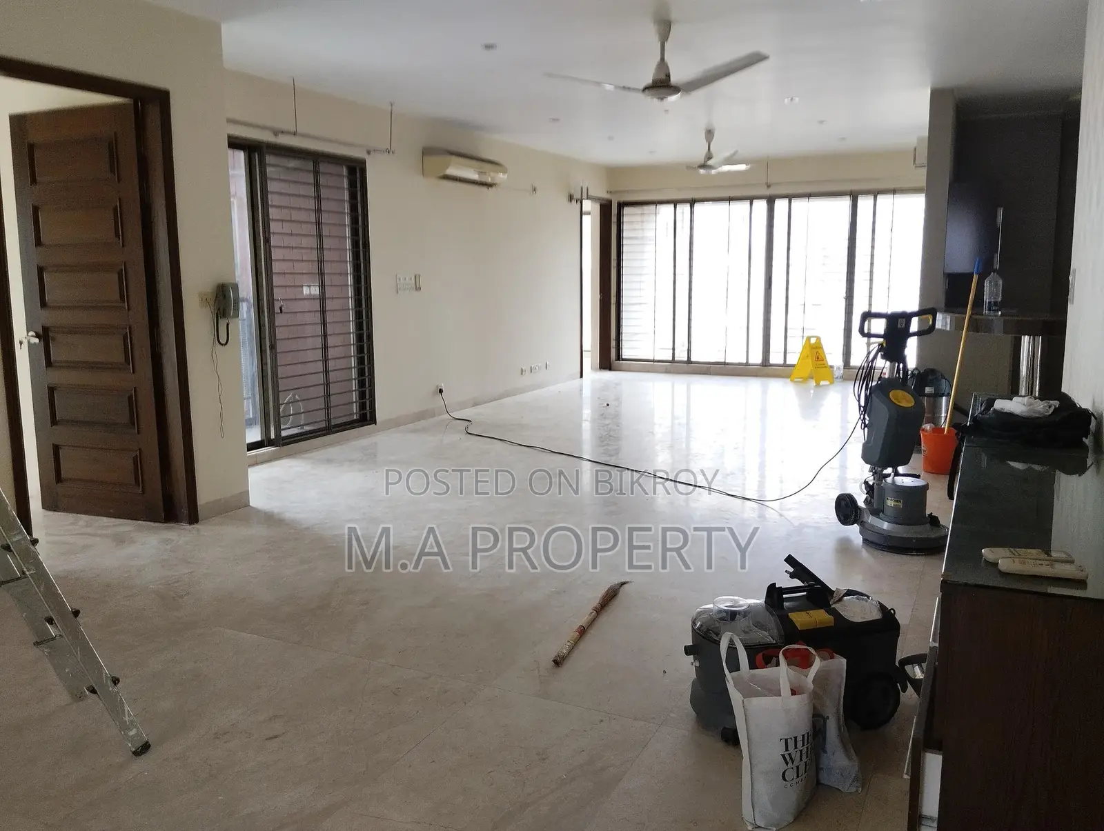 Excellent Semi-Furnished 4 Bed Flat for Rent in Baridhara Diplomatic Zone