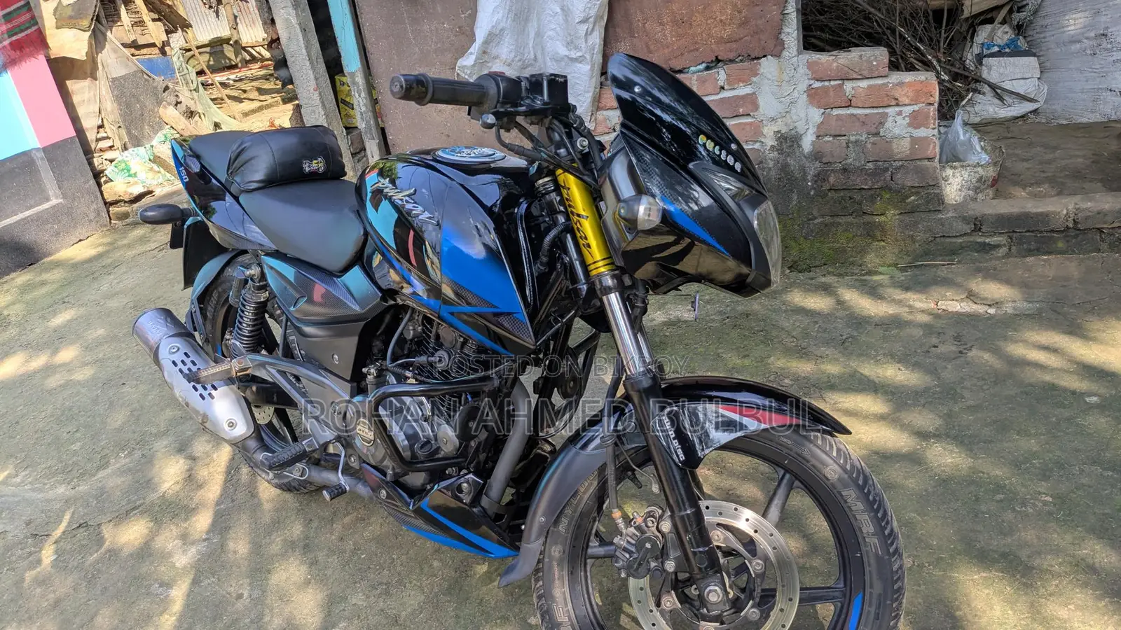 Bajaj Pulsar 150 . 2021