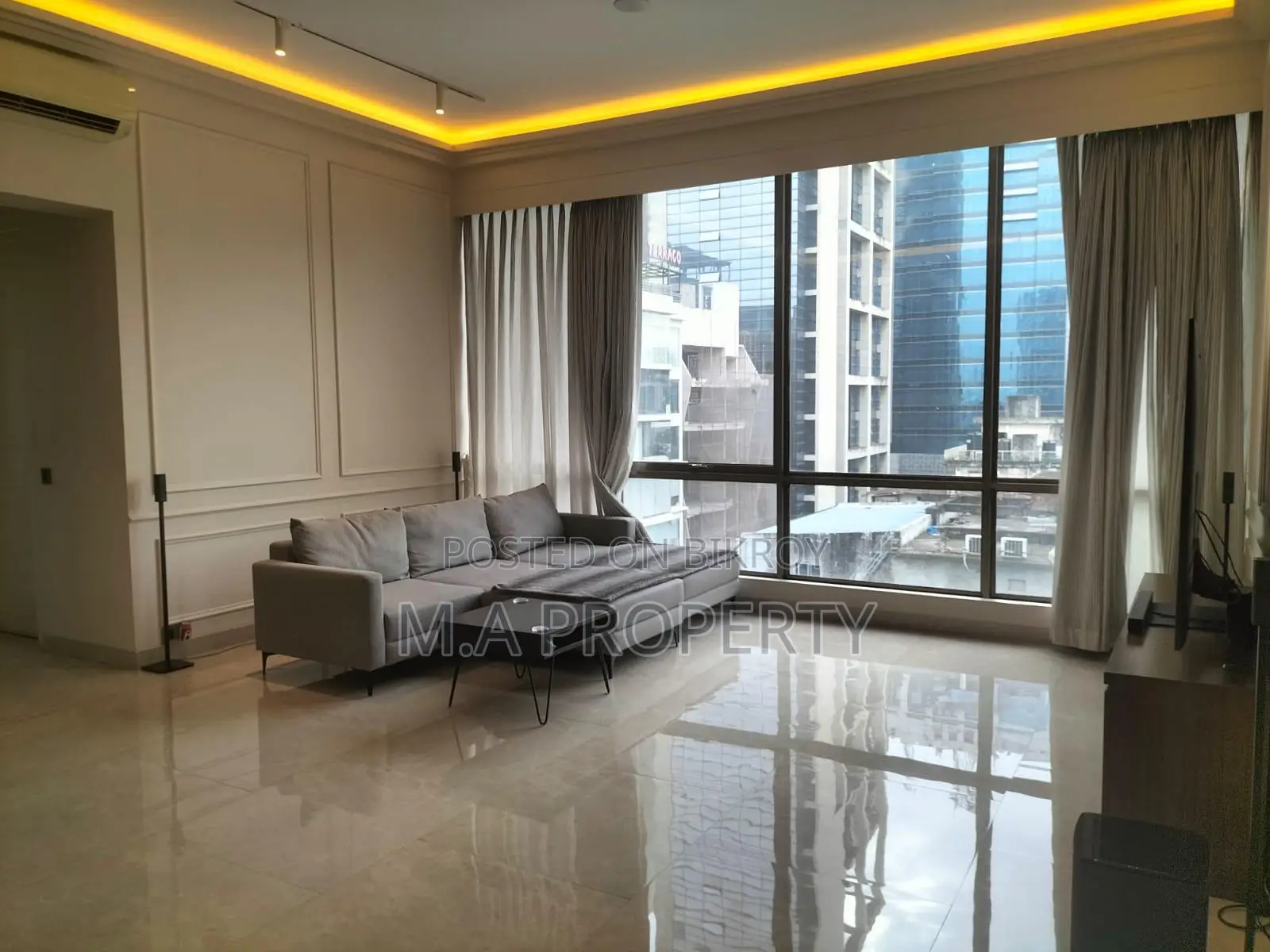Fully Furnished 4-Bedroom Apartment (3000 sqft)