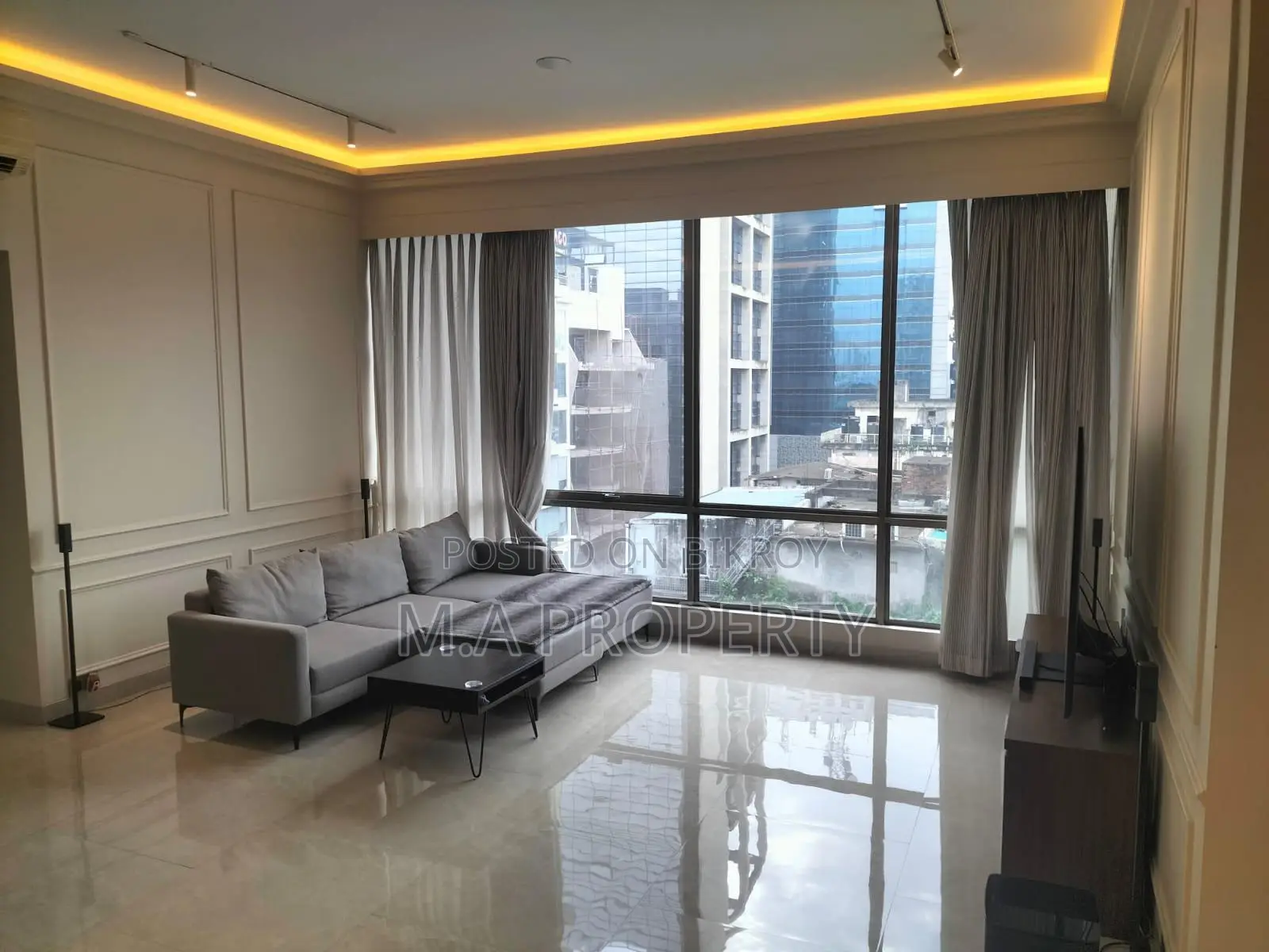 Fully Furnished 4-Bedroom Apartment (3000 sqft)