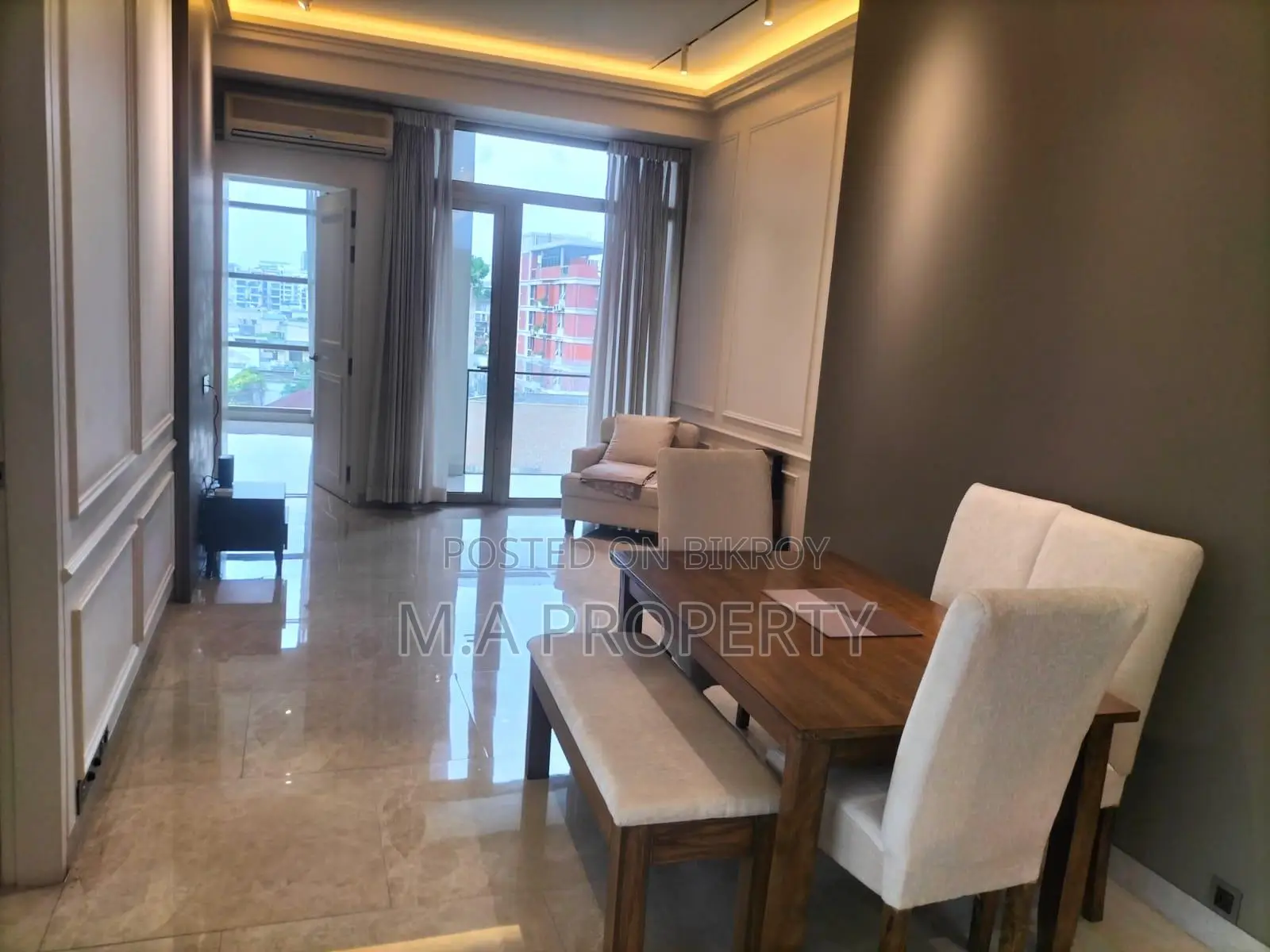 Fully Furnished 4-Bedroom Apartment (3000 sqft)